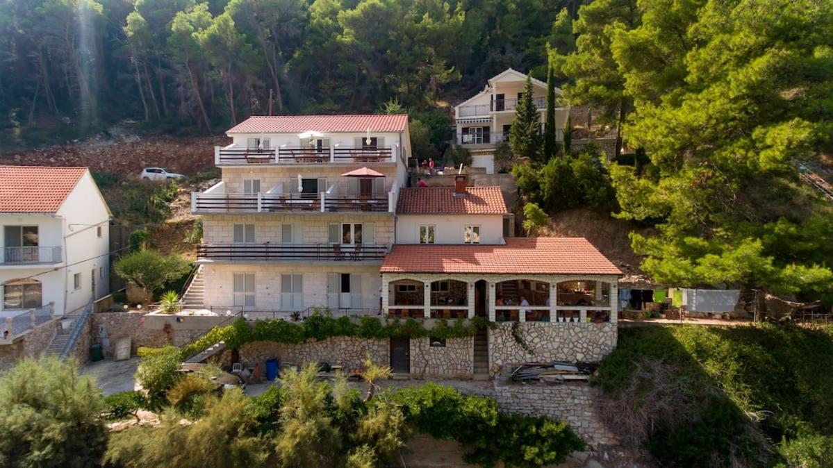 Mateljan Appartement Zastražišće